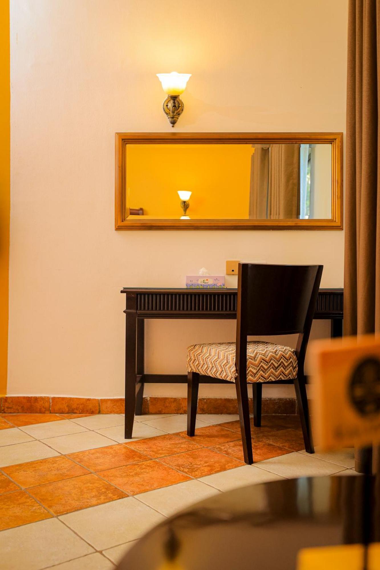 Colosseum Boutique Hotel & Spa Dar es Salaam Rum bild