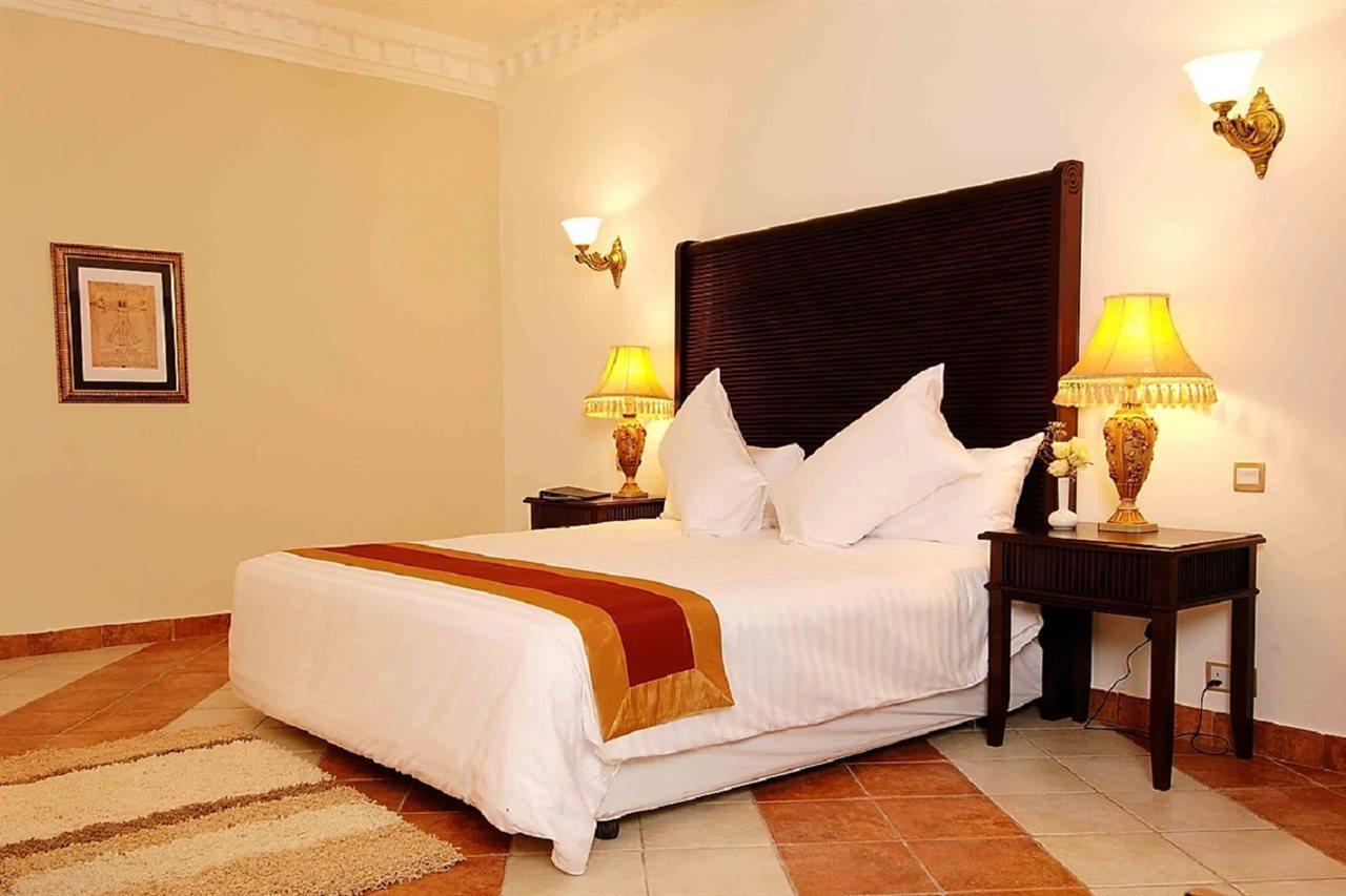 Colosseum Boutique Hotel & Spa Dar es Salaam Exteriör bild